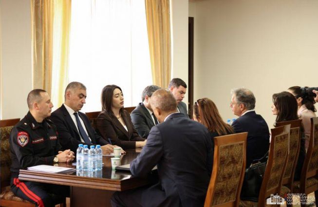 Ոստիկանության գվարդիայում պատրաստվածությունն ու կազմակերպվածությունը բարձր մակարդակի վրա են․ ՆԳ նախարարն ընդունել է ԵԽ Ծրագրերի համակարգման տնօրենին