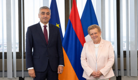Եվրոպայի խորհրդում Հայաստանի Հանրապետության մշտական ներկայացուցիչ, դեսպան Արմեն Պապիկյանի հանդիպումը Ստրասբուրգի քաղաքապետ Կատրին Տրոթմանի հետ